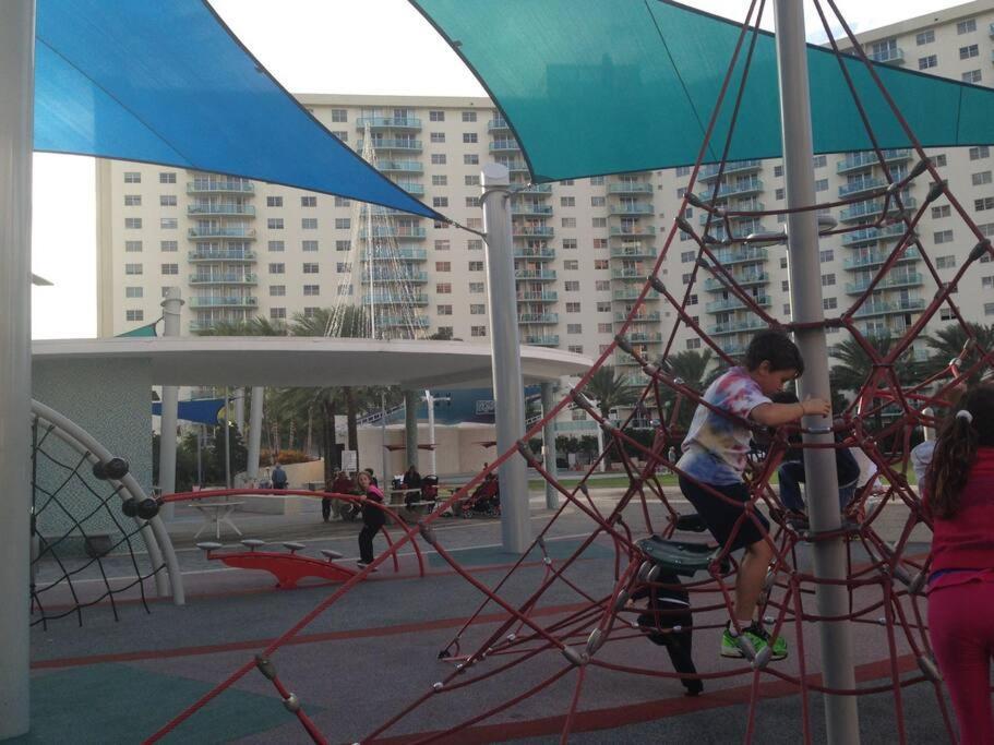 Miami Beach Collins Ave Apartments Free Parking 서니아일스비치 외부 사진