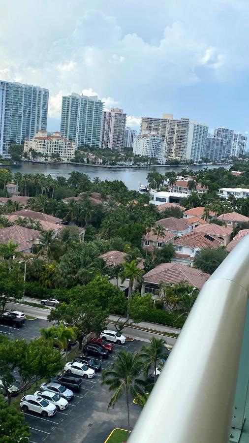 Miami Beach Collins Ave Apartments Free Parking 서니아일스비치 외부 사진