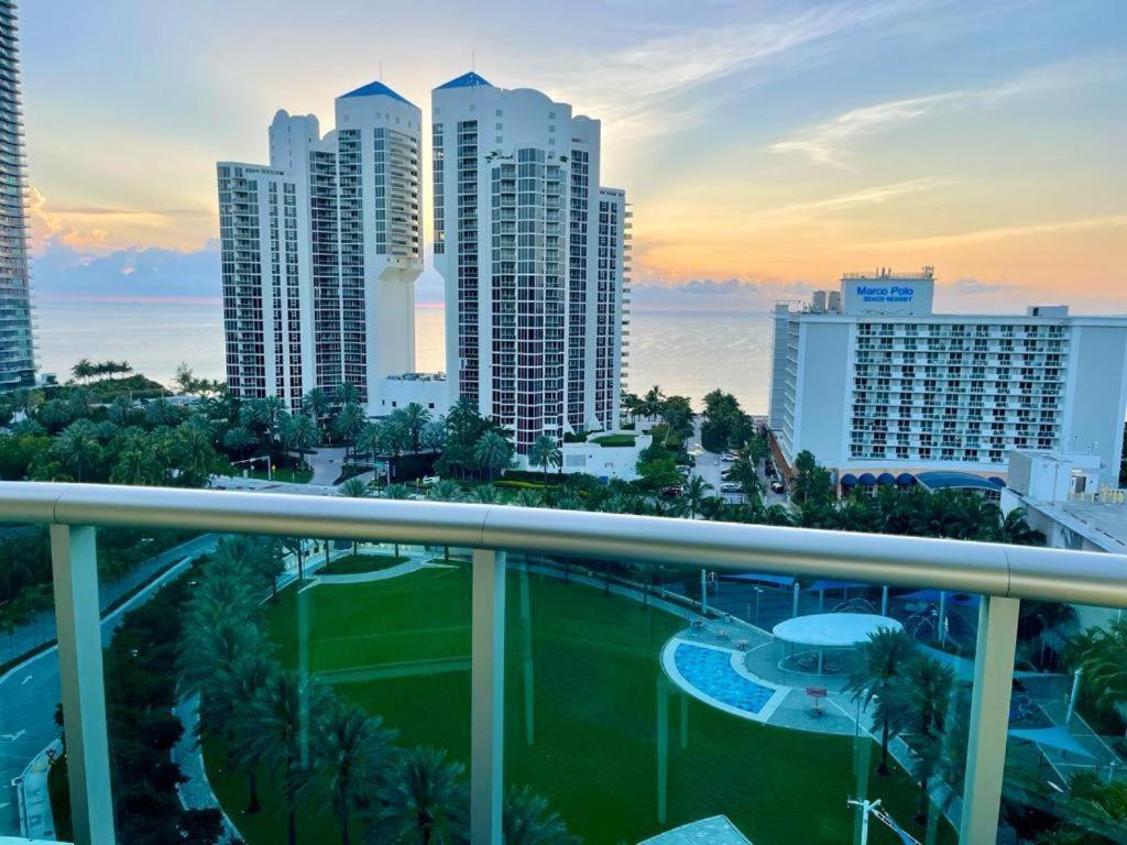 Miami Beach Collins Ave Apartments Free Parking 서니아일스비치 외부 사진