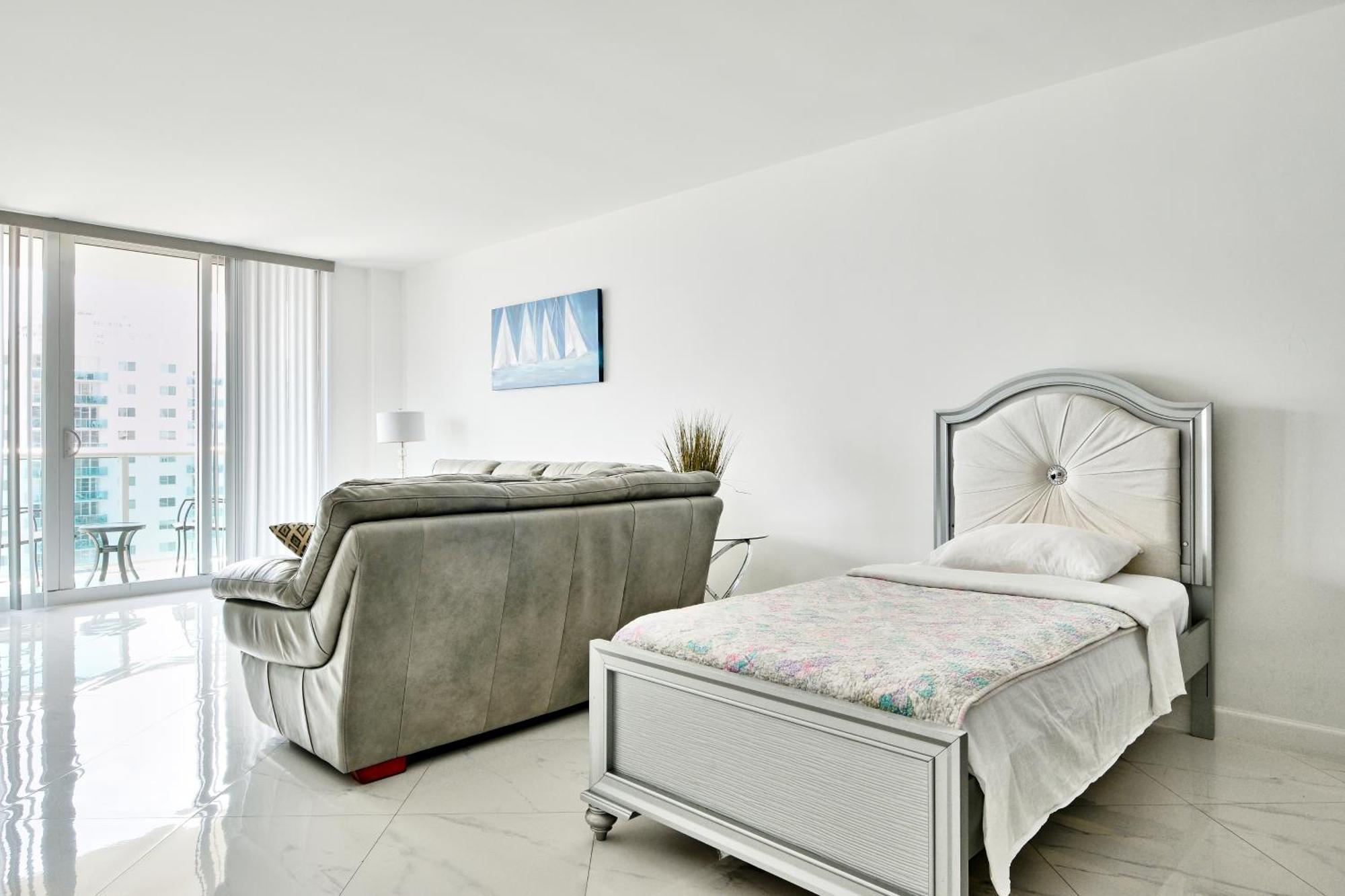 Miami Beach Collins Ave Apartments Free Parking 서니아일스비치 객실 사진
