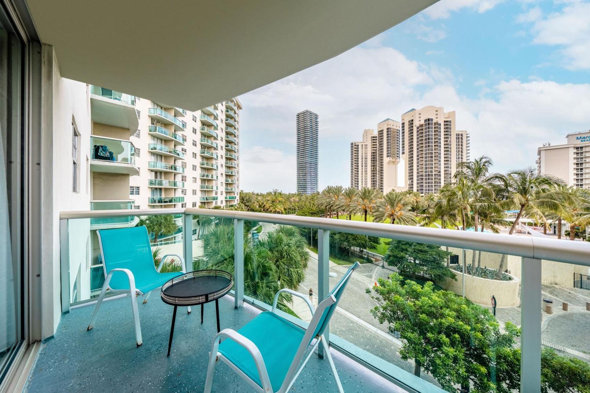 Miami Beach Collins Ave Apartments Free Parking 서니아일스비치 외부 사진