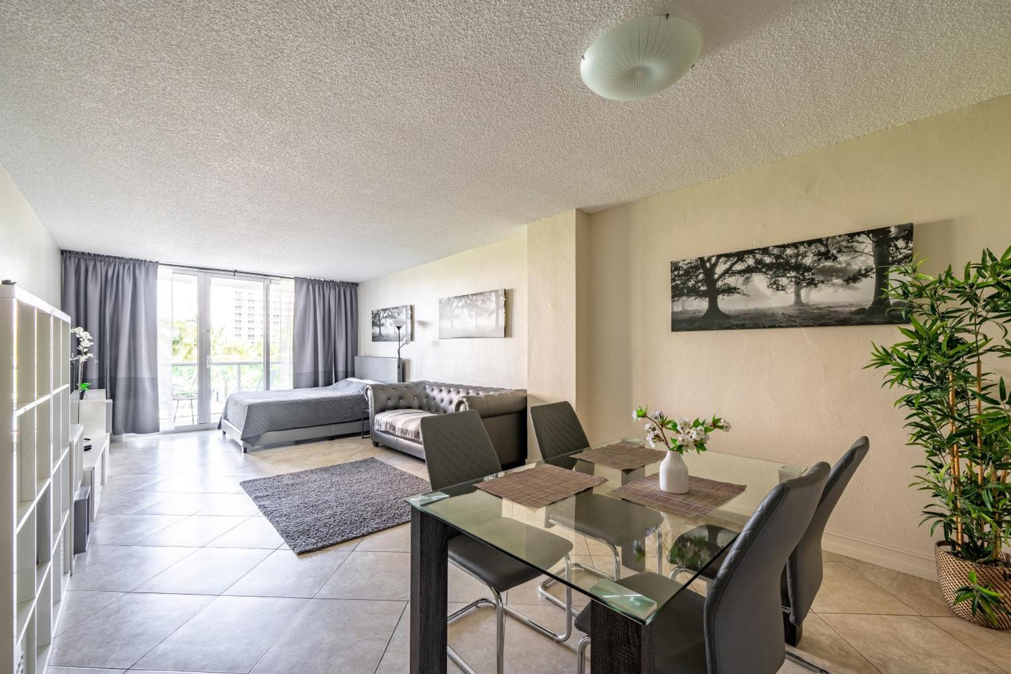 Miami Beach Collins Ave Apartments Free Parking 서니아일스비치 외부 사진